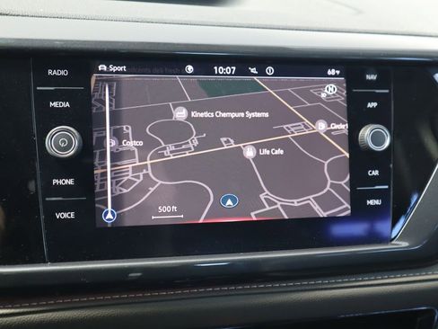 Used 2022 Volkswagen Taos SEL w/ Panoramic Sunroof Package image 16