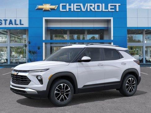 Used 2026 Chevrolet TrailBlazer LT w/ Driver Confidence Package FWD image 2