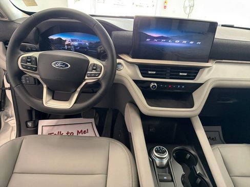 New 2026 Ford Explorer Active w/ Active Comfort Package RWD image 15