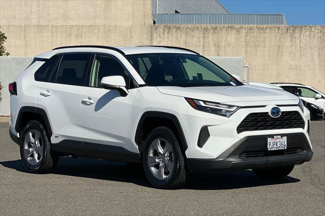 Certified 2023 Toyota RAV4 LE AWD/4WD image 5