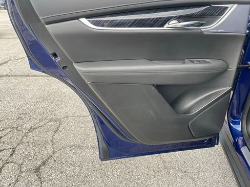 Used 2025 Cadillac XT6 Premium Luxury image 16