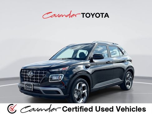 Used 2024 Hyundai Venue SEL FWD image 1