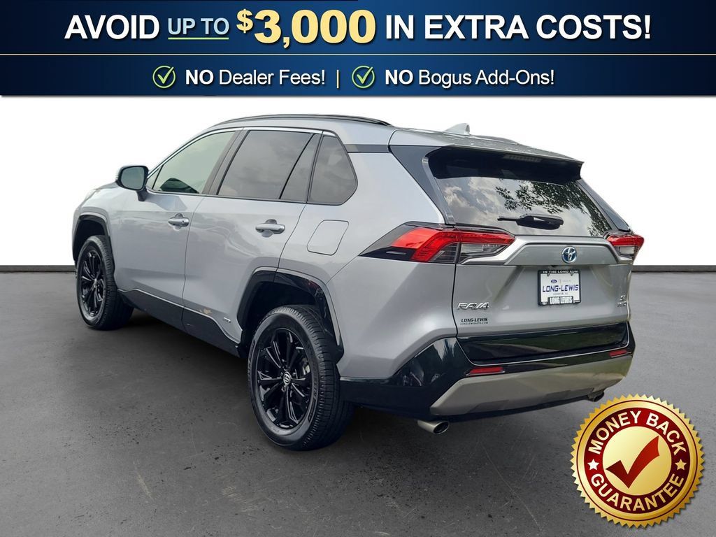 Used 2023 Toyota RAV4 SE AWD/4WD image 4