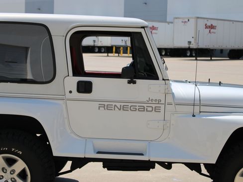 Used 1991 Jeep Wrangler Renegade AWD/4WD image 33