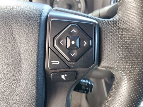 Used 2017 Toyota Tacoma TRD Off-Road image 20