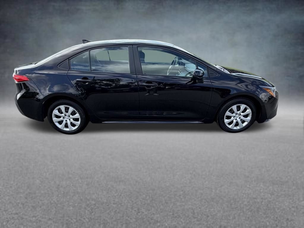 Used 2025 Toyota Corolla LE FWD image 7