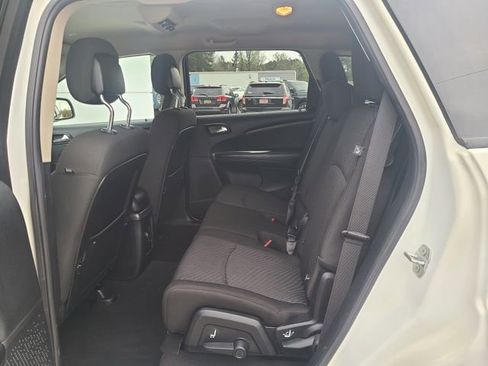 Used 2020 Dodge Journey SE w/ SE Popular Equipment Group image 5