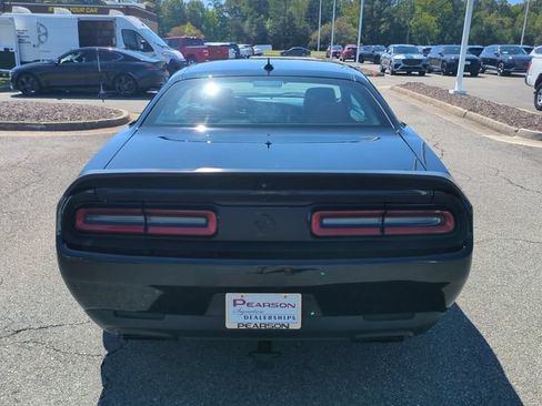 Used 2021 Dodge Challenger SRT Hellcat Redeye RWD image 5