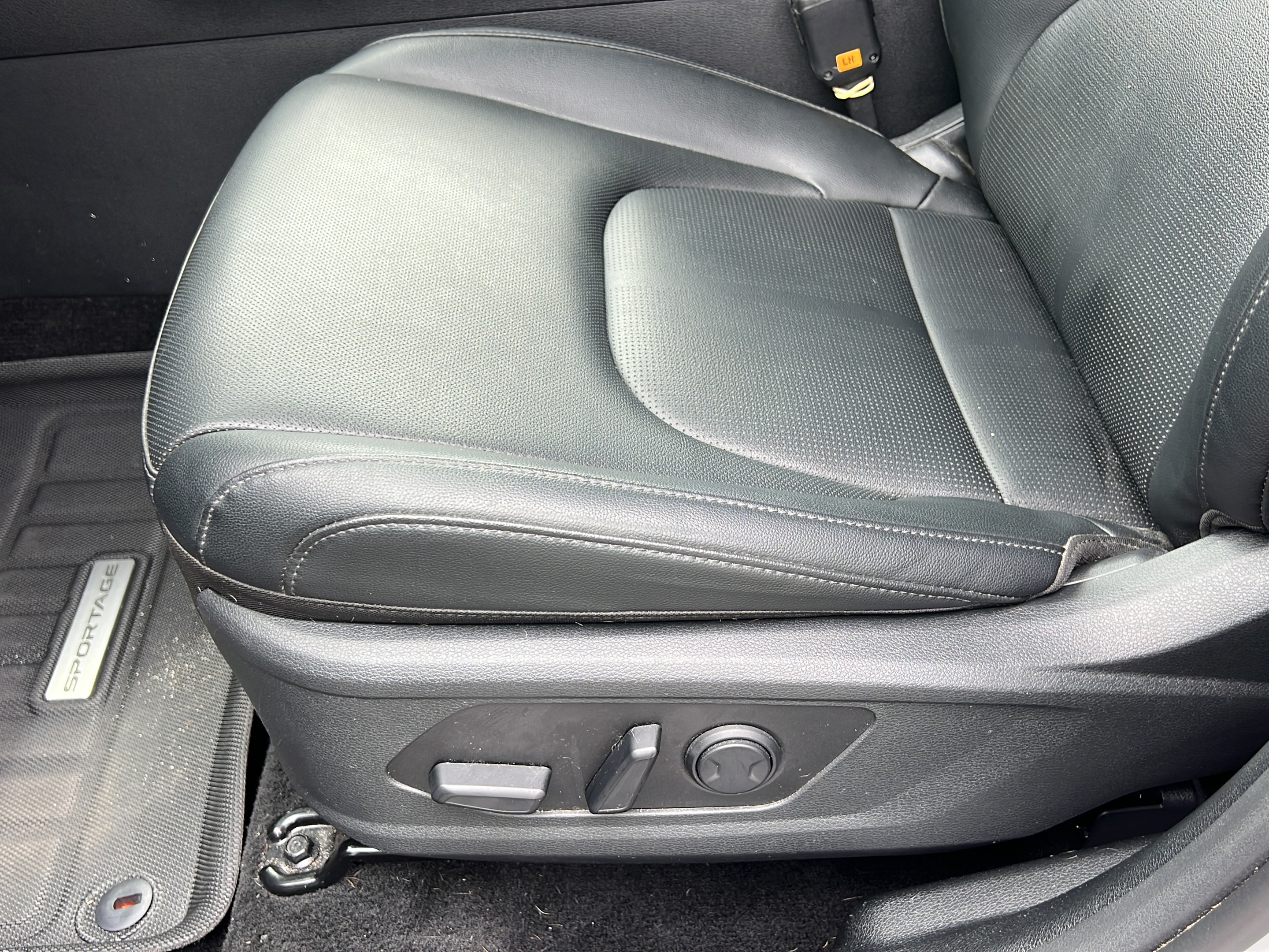 Certified 2026 Kia Sportage EX FWD image 14