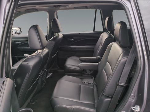 Used 2022 Honda Pilot Touring image 13