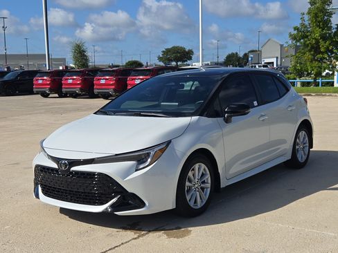 Used 2026 Toyota Corolla SE FWD image 9