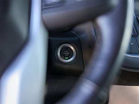 Used 2021 GMC Yukon XL SLT w/ SLT Premium Package image 22