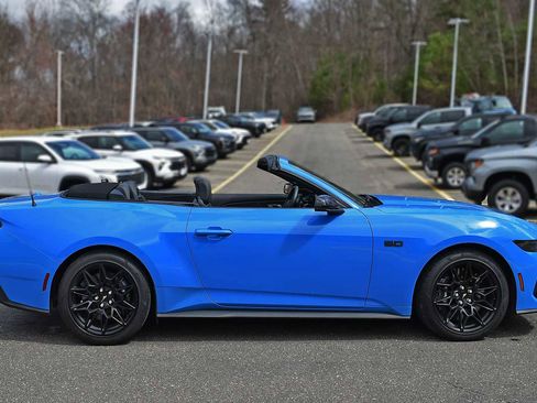 Used 2025 Ford Mustang GT Premium w/ GT Performance Package RWD image 9