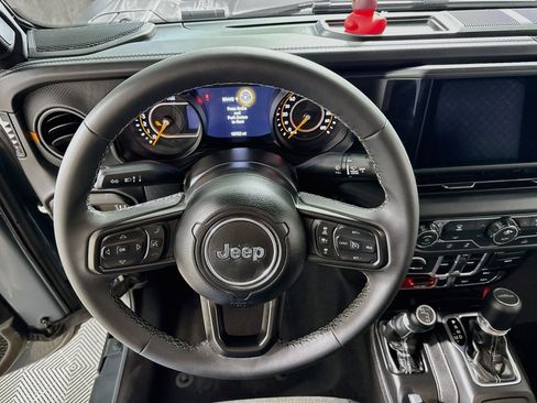 Used 2026 Jeep Gladiator Mojave AWD/4WD image 14
