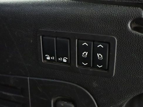 Used 2018 GMC Yukon XL SLT image 18