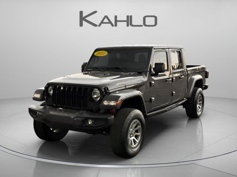 Used 2022 Jeep Gladiator Sport AWD/4WD image 1