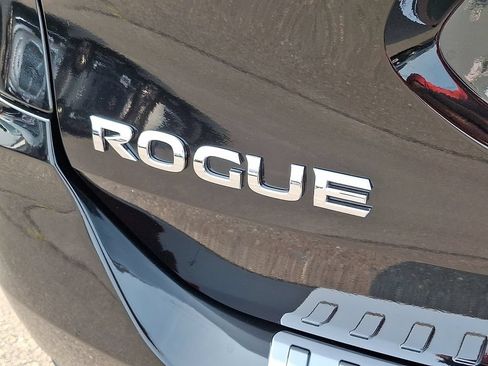 Used 2020 Nissan Rogue S AWD/4WD image 29