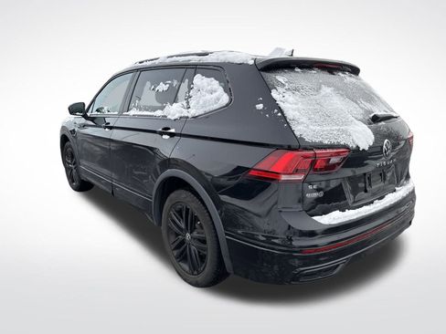 Certified 2022 Volkswagen Tiguan SE R-Line image 3