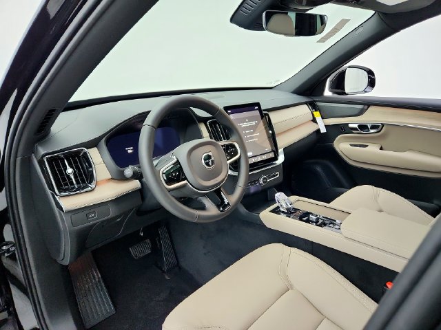 New 2026 Volvo XC90 B6 Plus w/ Protection Package AWD/4WD image 16