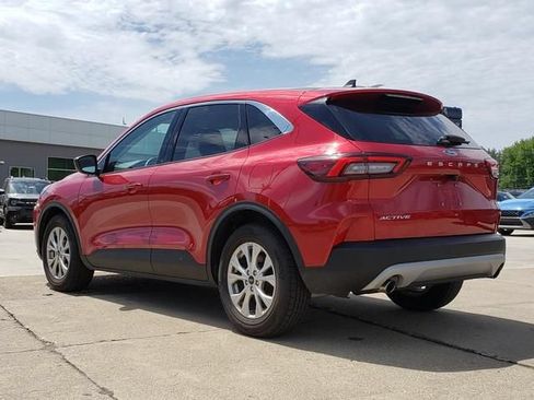 Used 2023 Ford Escape Active w/ Cold Weather Package FWD image 7