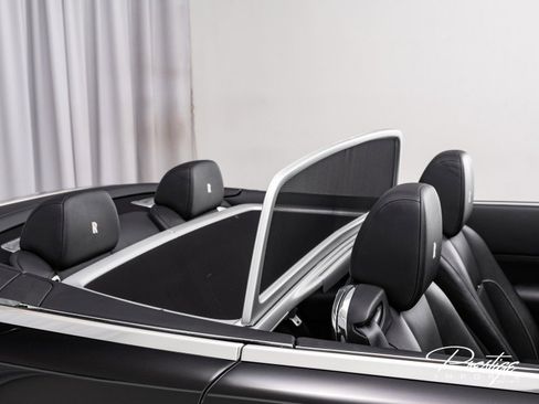 Used 2018 Rolls-Royce Dawn image 31