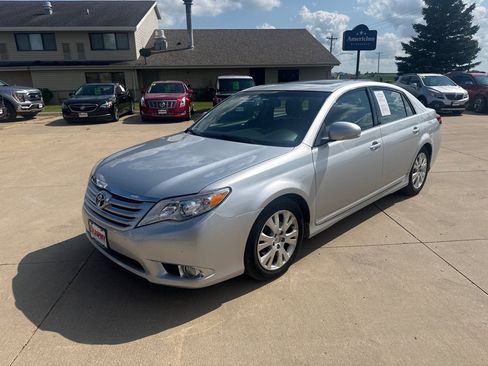 Used 2011 Toyota Avalon FWD image 1