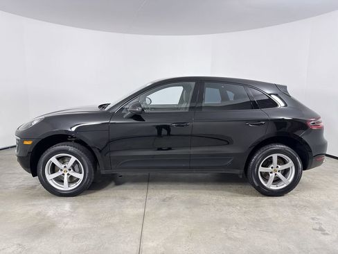 Certified 2018 Porsche Macan AWD/4WD image 2