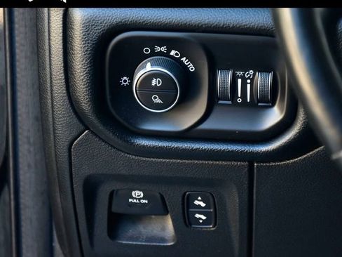 Used 2022 RAM 1500 Laramie AWD/4WD image 28