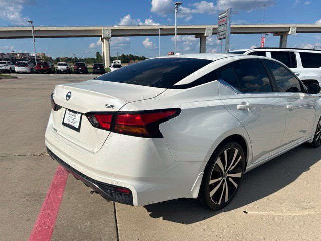 Used 2020 Nissan Altima 2.5 SR w/ Premium Package FWD image 13