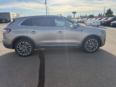 Used 2019 Lincoln Nautilus Reserve AWD/4WD image 11