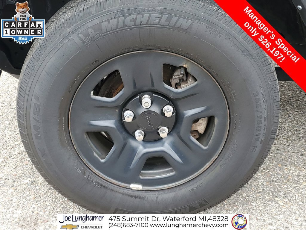 Used 2022 Jeep Wrangler Sport AWD/4WD image 32