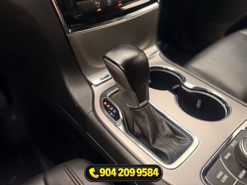 Used 2020 Jeep Grand Cherokee Limited AWD/4WD image 16