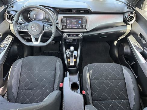 Certified 2020 Nissan Kicks SV image 18
