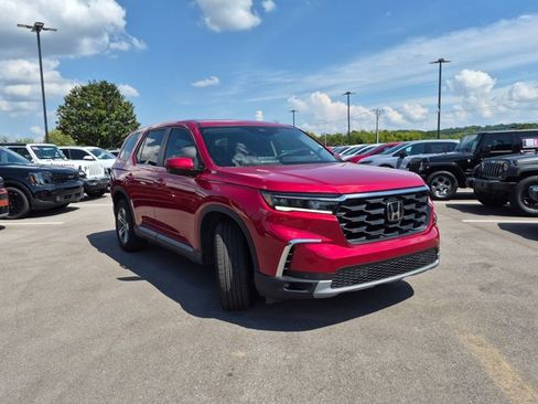 Used 2025 Honda Pilot EX-L image 3