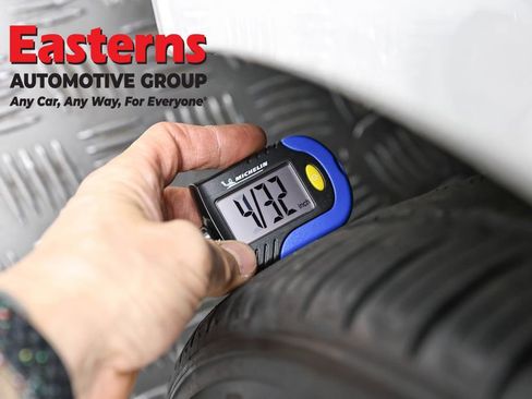 Used 2023 Tesla Model 3 Standard Range image 23