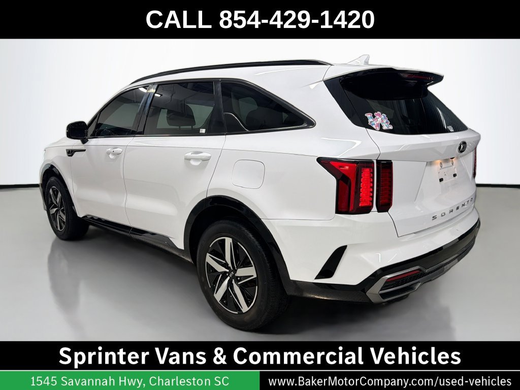 Used 2021 Kia Sorento S FWD image 3