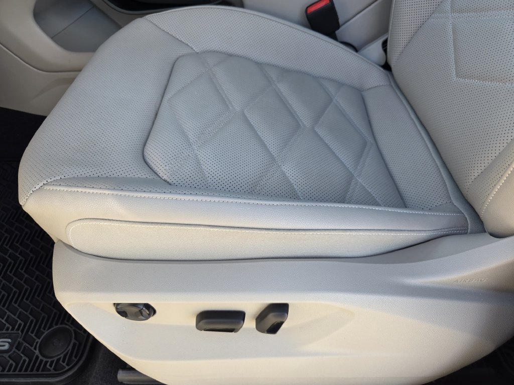 Used 2026 Volkswagen Atlas SE FWD image 19