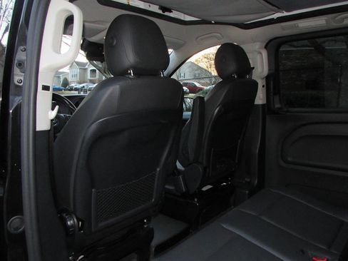 Used 2018 Mercedes-Benz Metris Passenger image 14