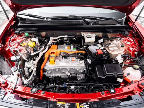 Certified 2025 Cadillac Lyriq Luxury w/ LPO, Floor Liner Package image 36