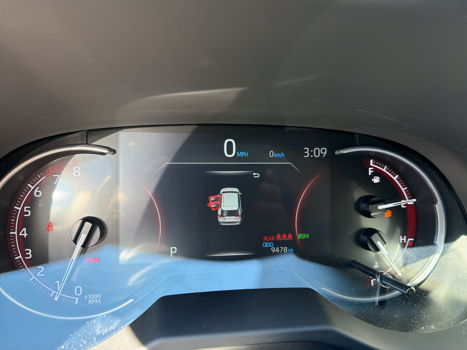 Used 2025 Toyota RAV4 XLE FWD image 25