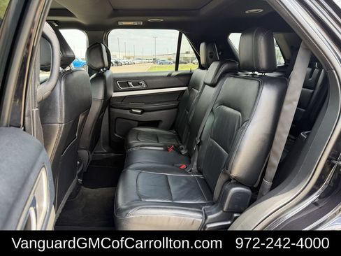 Used 2016 Ford Explorer XLT w/ Equipment Group 202A FWD image 32