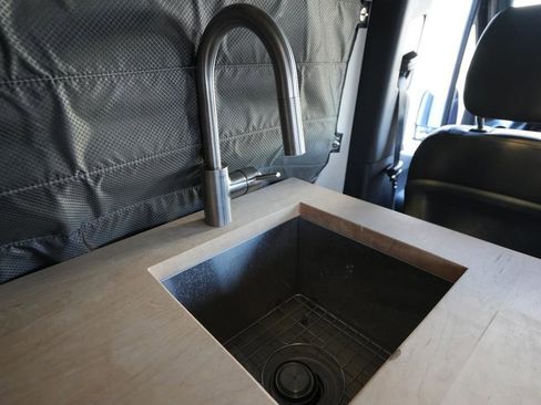 Used 2020 Mercedes-Benz Sprinter 2500 image 9