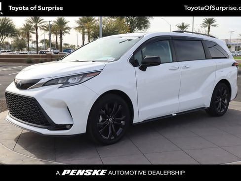Used 2022 Toyota Sienna XSE image 1