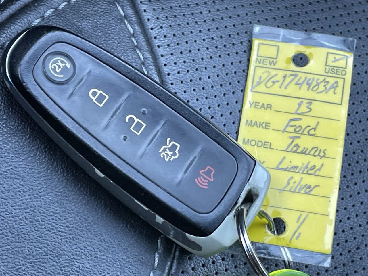 Used 2013 Ford Taurus Limited FWD image 27