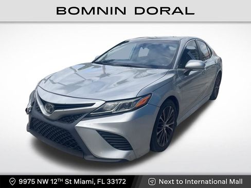 Used 2019 Toyota Camry SE w/ Convenience Package image 1