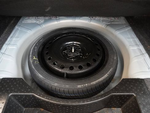 Used 2019 Chevrolet Impala LT w/ LT Convenience Package image 11