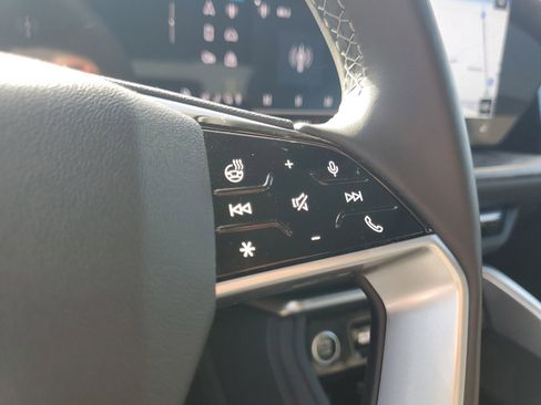 Used 2025 Audi Q5 Premium w/ Convenience Package image 24