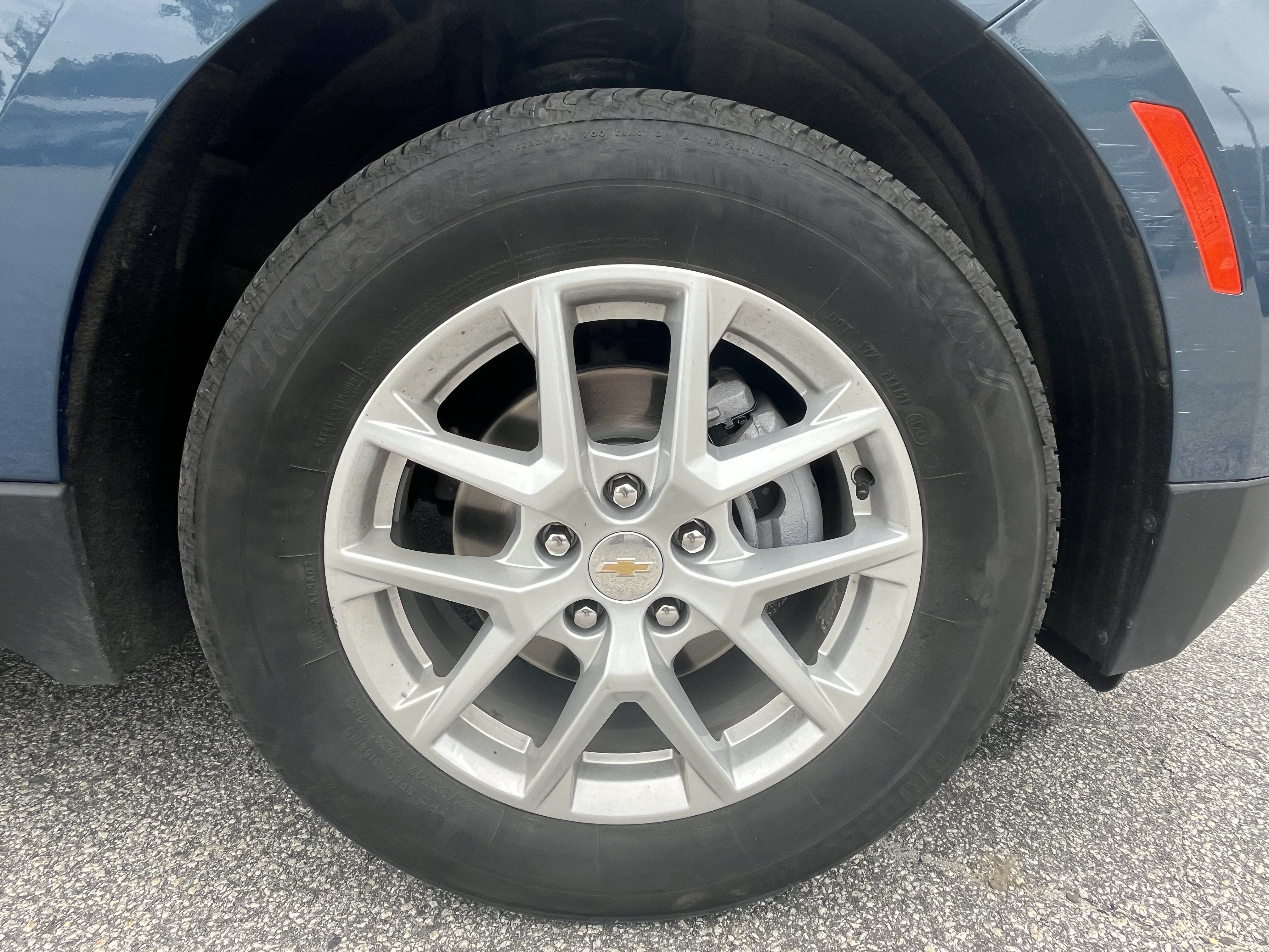 Used 2024 Chevrolet Equinox LT AWD/4WD image 11