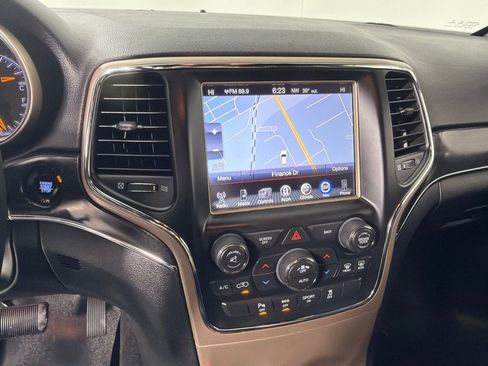 Used 2017 Jeep Grand Cherokee Limited image 18