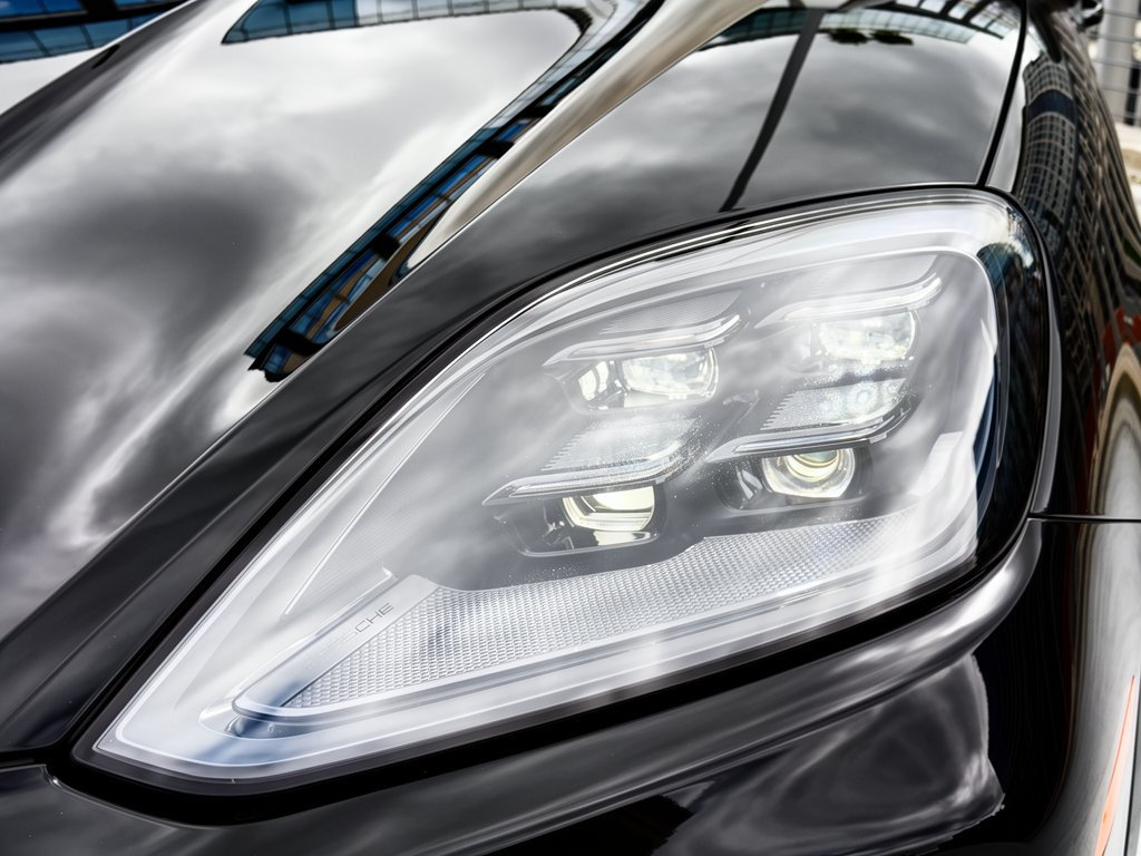 Certified 2026 Porsche Cayenne E-Hybrid Coupe AWD/4WD image 12